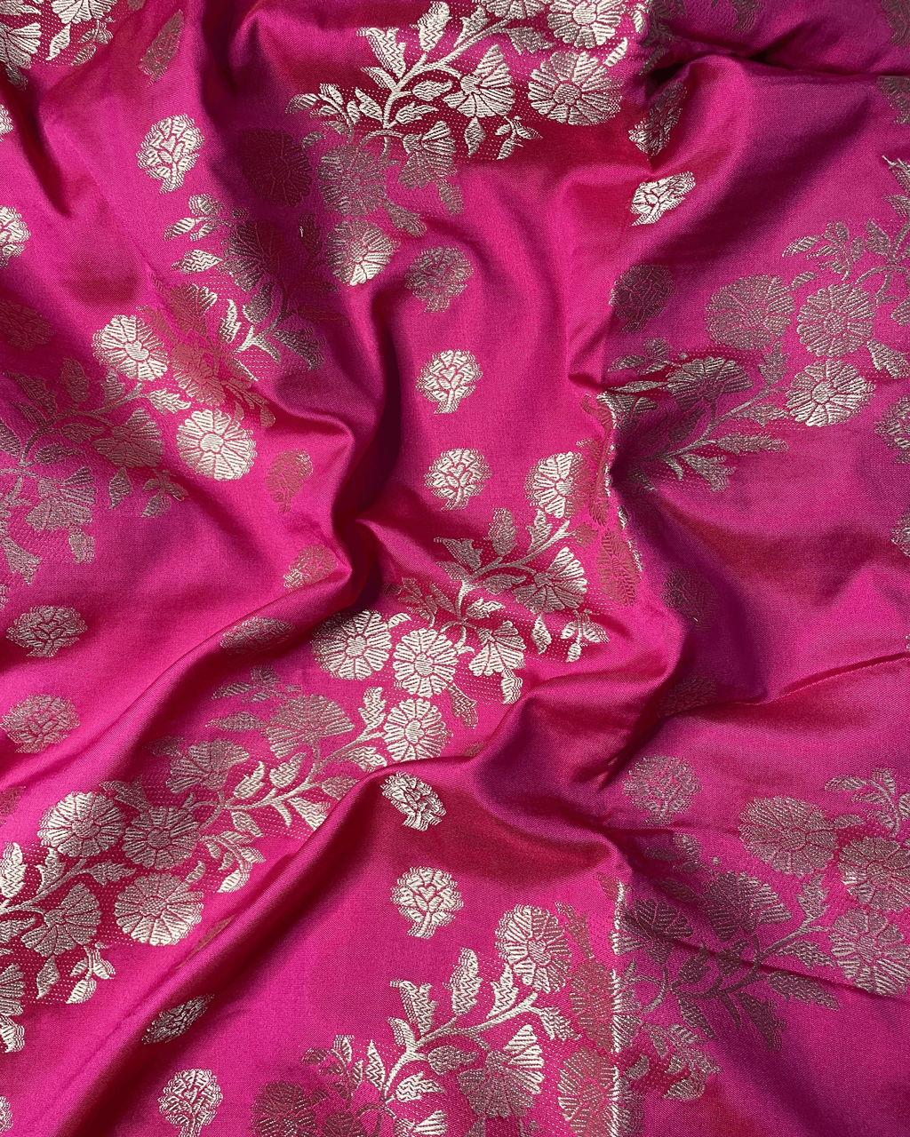 Gulaabi Saree