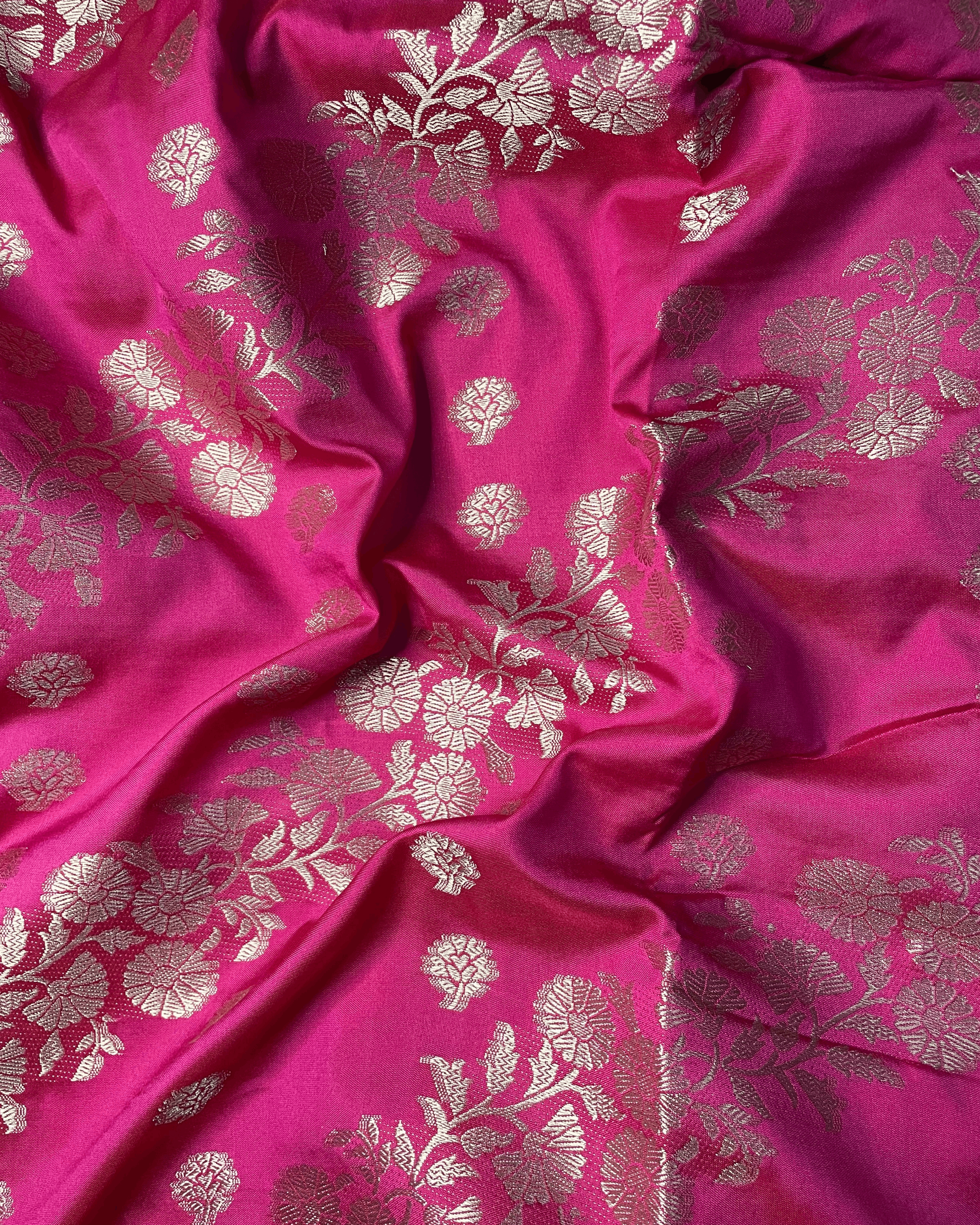 Gulaabi Saree